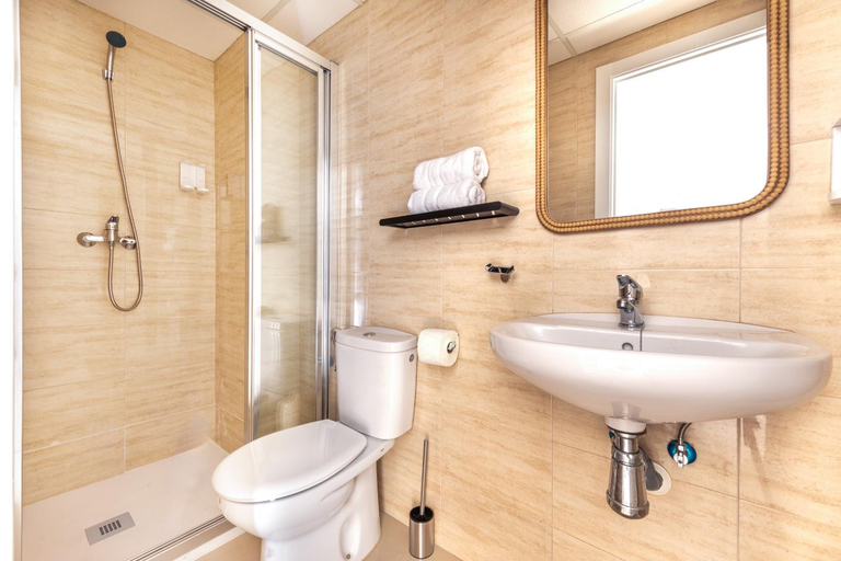Bathroom 3, Las Villas de las Fuentes, Castellón