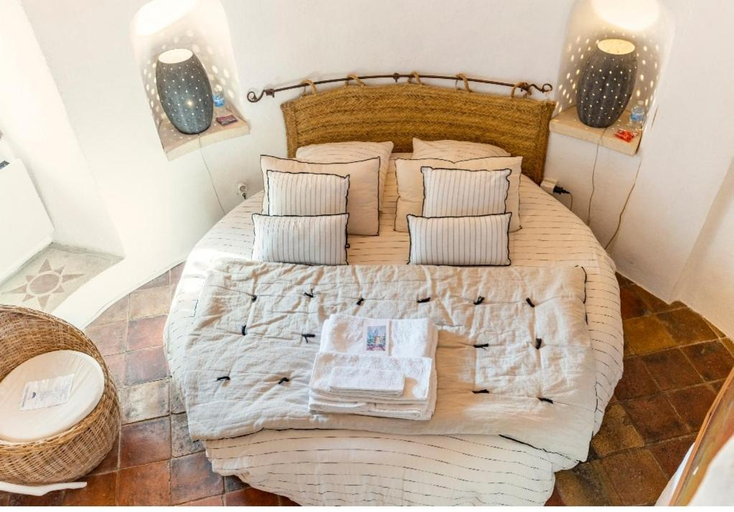Bedroom 2, Moulin Rouge Provencal Suite Premium avec jacuzzi exterieur, Bouches-du-Rhône