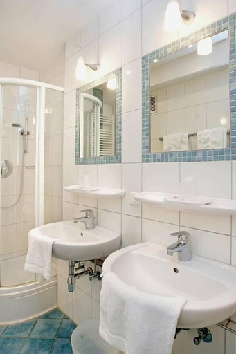 Bathroom 5, Hotel Rheinland, Bonn