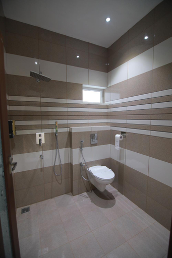 Bathroom 3, PitStop21, Thrissur