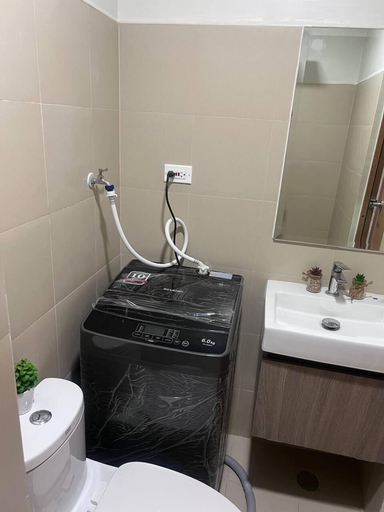 Bathroom 3, Shore 3 T2 10thflr w Balcony Pool View, Pasay City