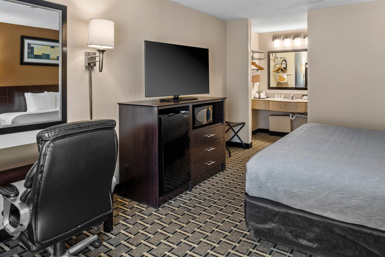 Bedroom 12
