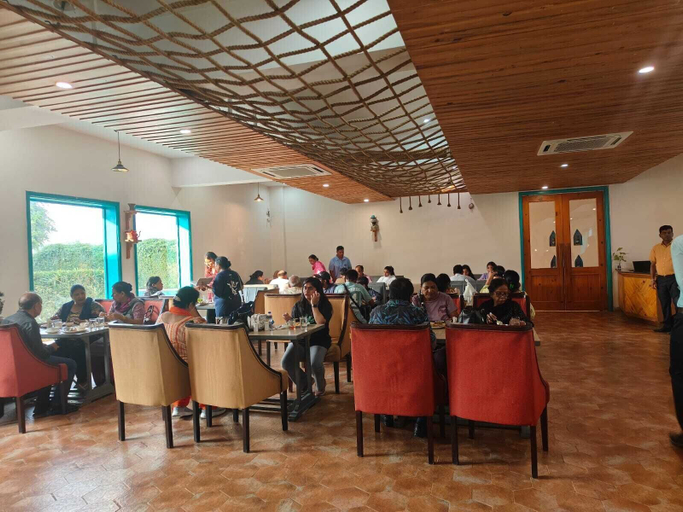 Food & Drinks 5, Arch The Baakhli Resort, Nainital