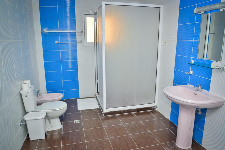Bathroom 3, Free zone hôtel , Tanger-Assilah