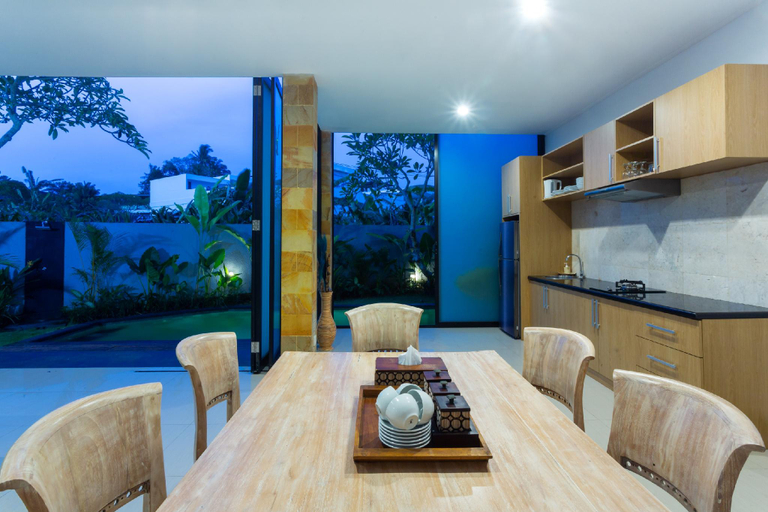 Dining Room 15