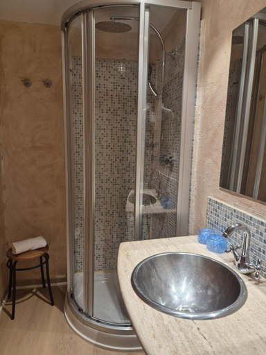 Bathroom 4, BAVIECA, Soria