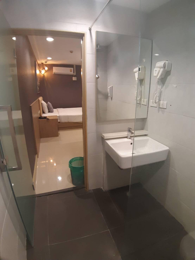 Bathroom 3