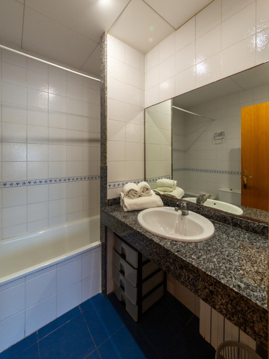 Bathroom 5, Apartments Sunway Tara, Barcelona