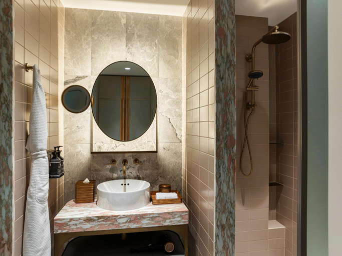 Bathroom 7