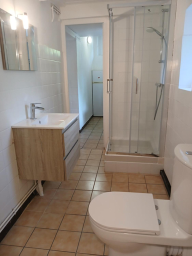 Bathroom 4, Chateau de Maucouvent -'Le Cottage', Nièvre