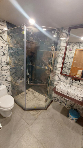 Bathroom 4, Hotel Outlook, Anantnag