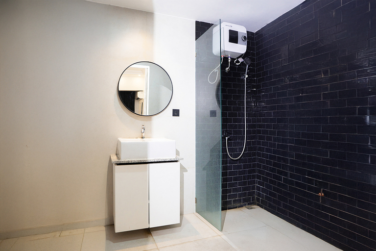 Bathroom 18