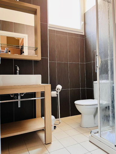 Bathroom 3, Hotel de Londres, Alpes-Maritimes
