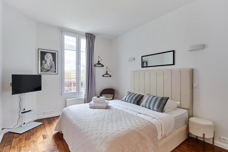 Bedroom 2, Residence Tour Eiffel by Studio prestige, Paris