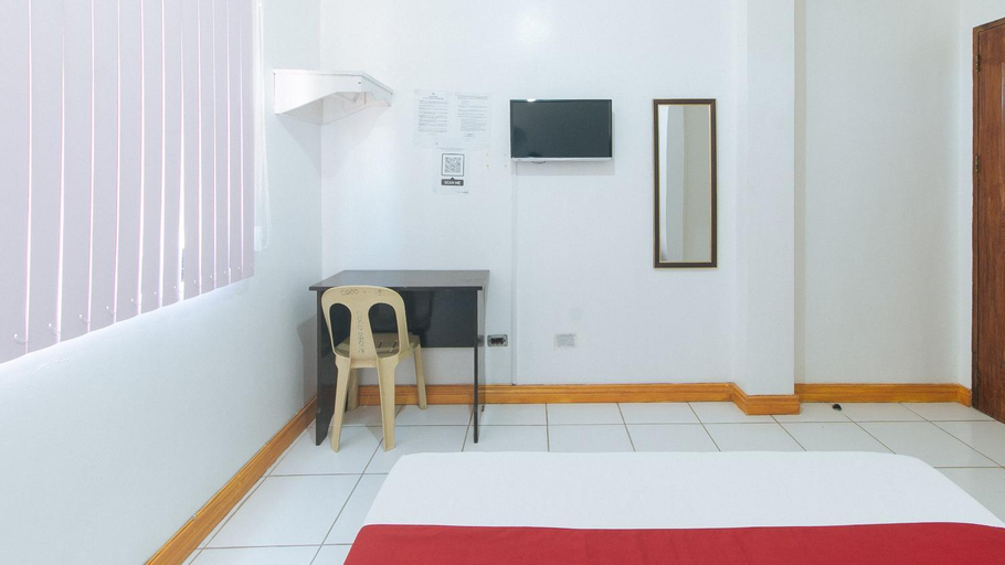 Bedroom 2, RedDoorz @ Coco Grove Tourist Inn, Dauis