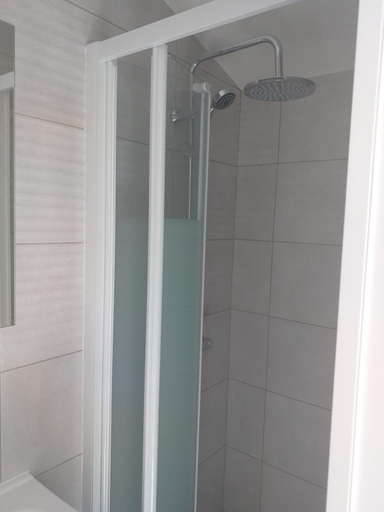 Bathroom 1, 2 Voyageurs - 1 Lit - Proche de toutes commodites, Bouches-du-Rhône