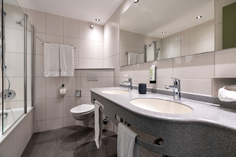 Bathroom 4