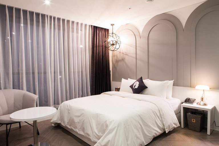 Bedroom 12