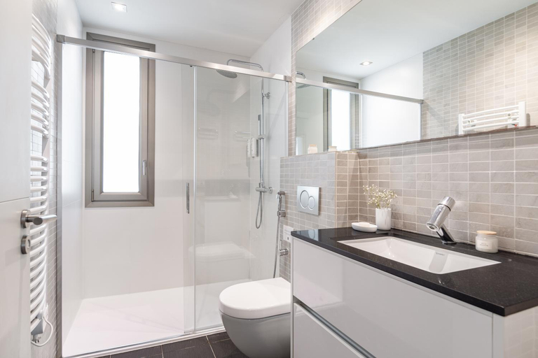 Bathroom 3, Aspasios Paseo de Gracia Apartments, Barcelona