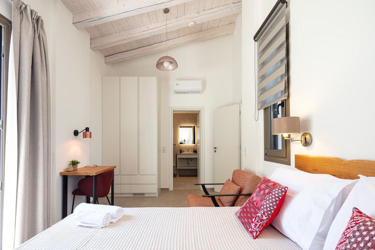 2, Villa Sun, Roussospiti, Crete
