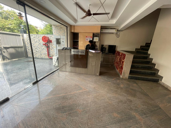 Public Area 2, Hotel Golden Arrow, Gautam Buddha Nagar