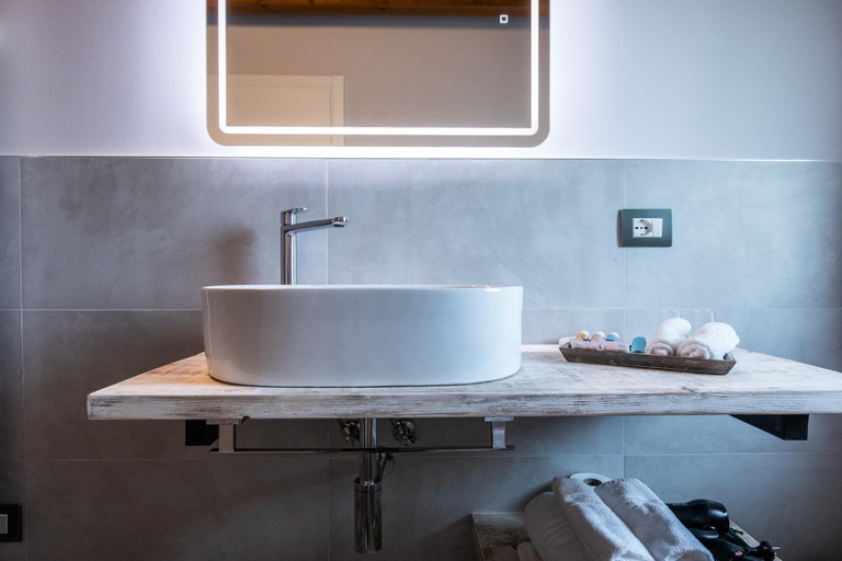 Bathroom 5, Atmosfere Charme & Country, Udine