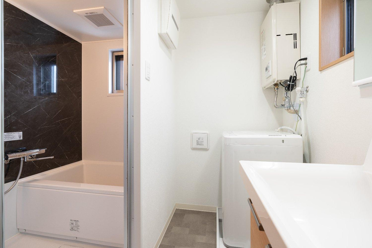 Bathroom 2, Iris Oshiage, Sumida