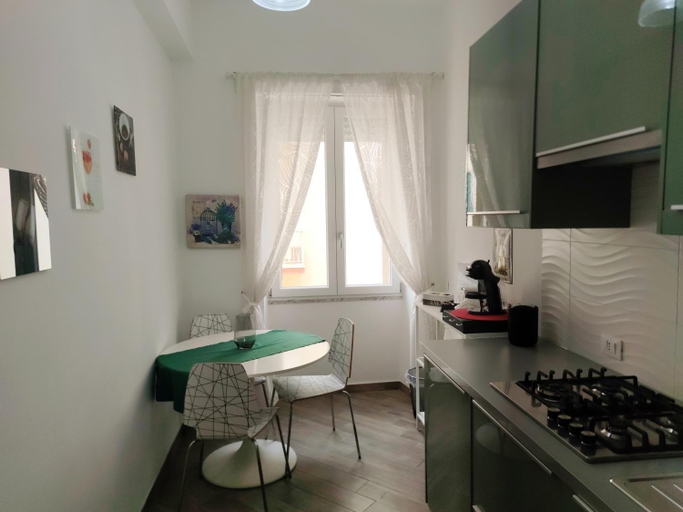 Others 5, Maison Lumière, Salerno