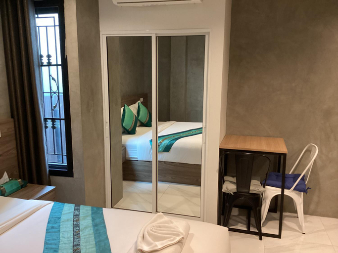 Bedroom 12