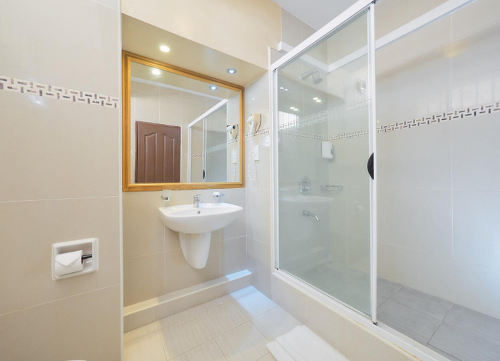 Bathroom 5, Gold Crest Hotel