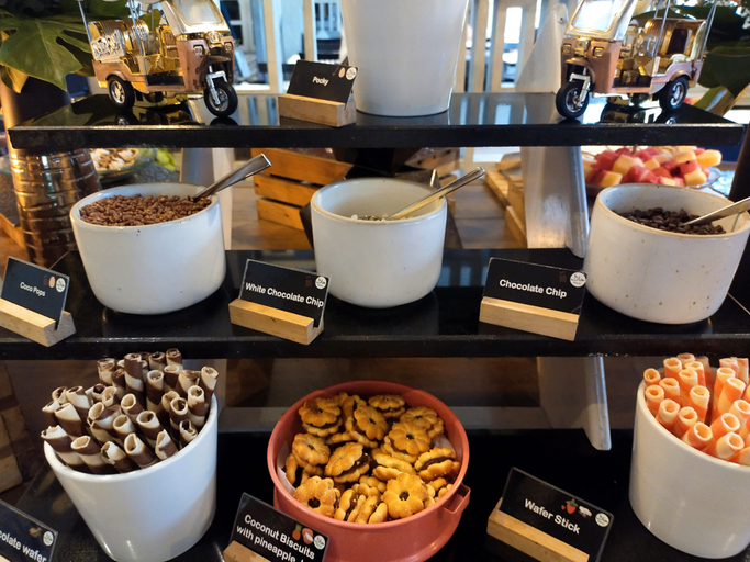 Food & Drinks 8