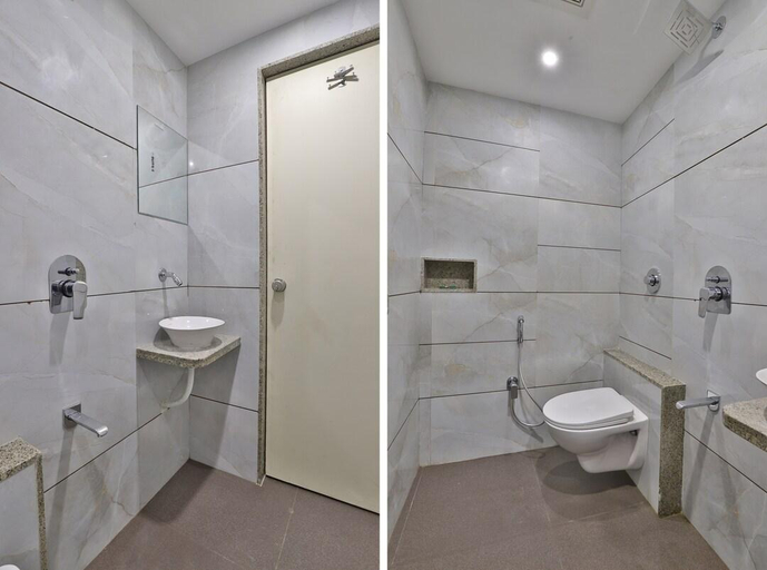 Bathroom 4, Hotel Legend, Surat