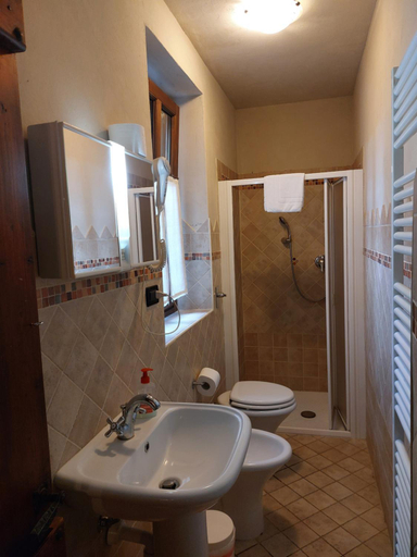 Bathroom, La Corte del Barbio, Asti