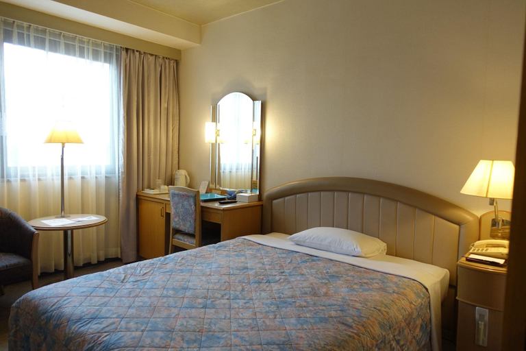 Bedroom 3, Urayasu Beaufort Hotel, Edogawa