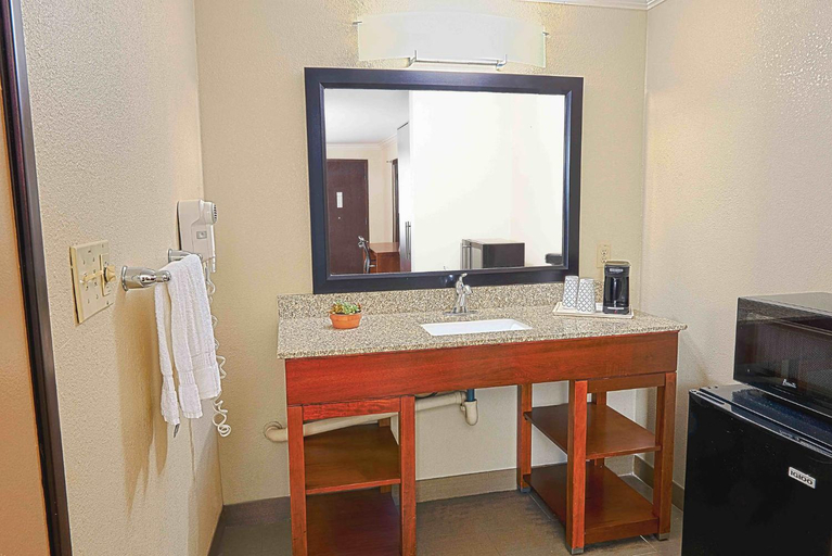 Bathroom 4, The Hills Inn Eagle Rock, Los Angeles
