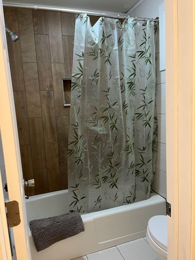 Bathroom 4, High Point Motel, Sussex