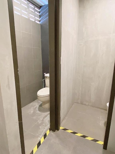 Bathroom 14