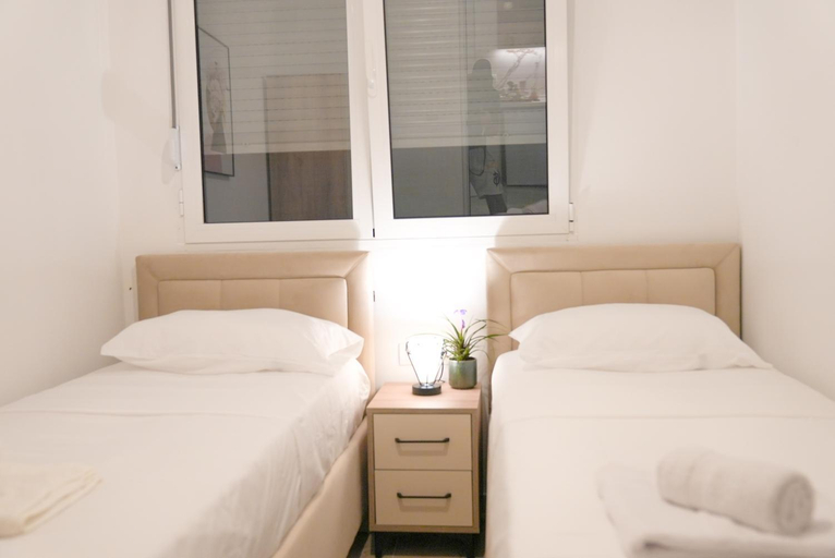 Others 3, Mar nero Apartments