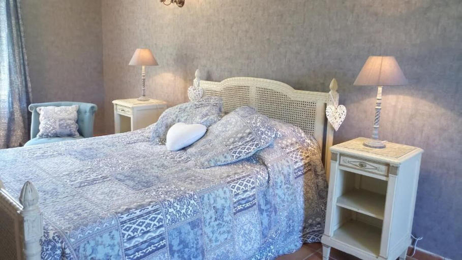 Bedroom 2, Les Roses De Montherlant, Oise