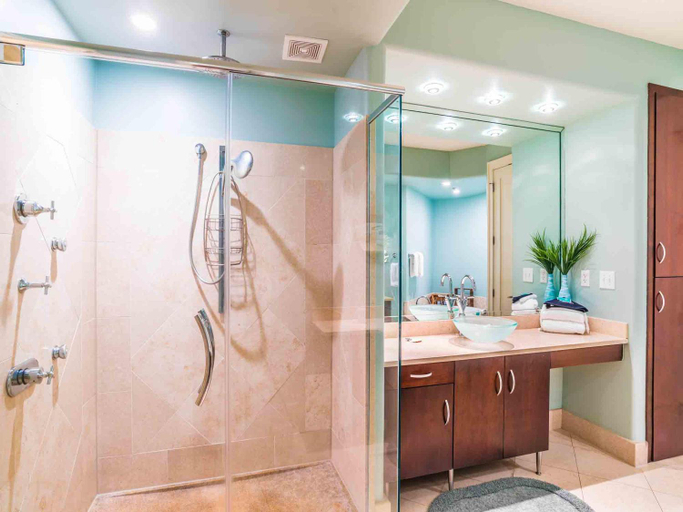 Bathroom 2, Bella Luna #404, Escambia