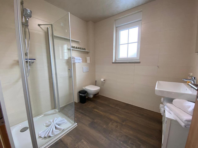 Bathroom 3, Apartment - Pension Marianna, Ortenaukreis