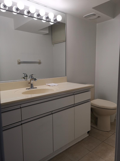 2, Cozy Private Rooms in Basement, York