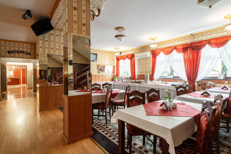 Food & Drinks 3, Dwor Jur-Gast, Cieszyn