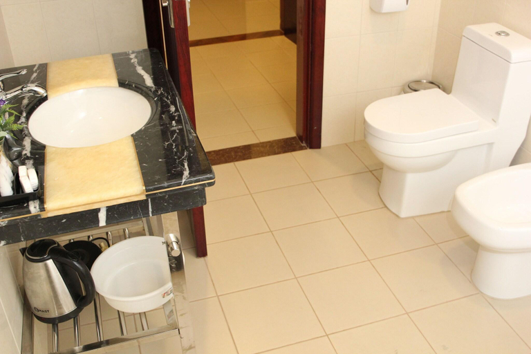 Bathroom 5, Howard Johnson Ciudad Del Este, Ciudad del Este