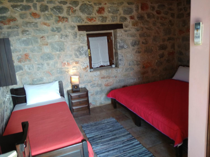 Others 2, Pirgoi Edem, Peloponnese