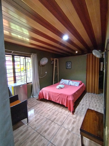 Bedroom 2, Pez Espada, Osa