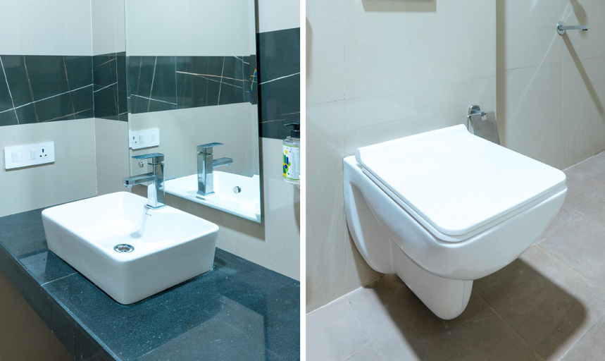 Bathroom 5, Treebo Sunny Feast, Gautam Buddha Nagar