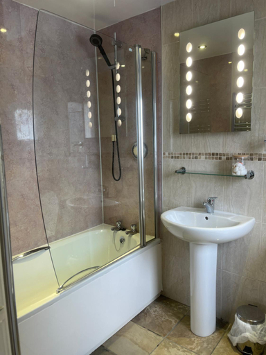 Bathroom 3, Shemara rooms, Cumbria