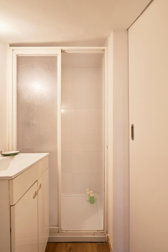 Bathroom 3, Sunny Bairro Alto / Chiado Apt, by TimeCooler, Lisbon