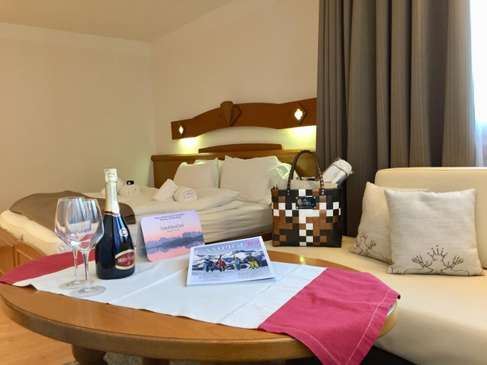 Bedroom 2, Hotel Collini, Trento